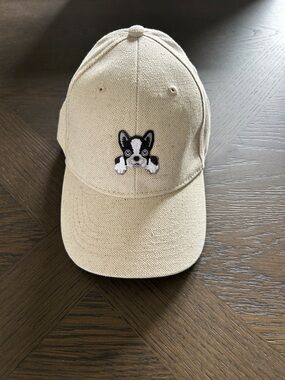 Canvas Dog Embroidered Baseball Cap 
Excellent condition